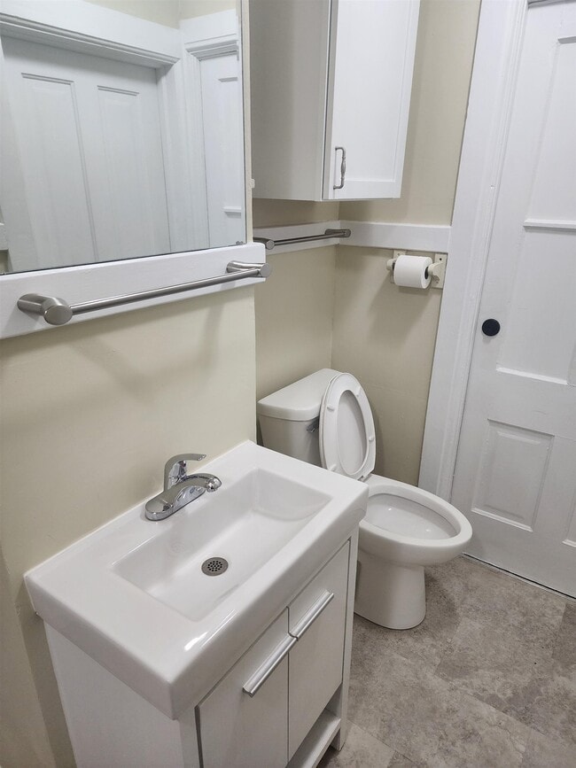 Building Photo - 2122 Rusk St