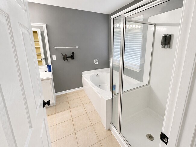 Building Photo - 134 N Camellia Grove Cir