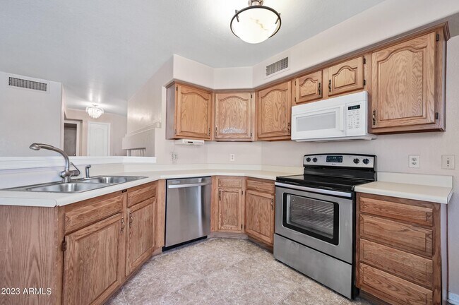 Building Photo - 1680 E Gary Dr