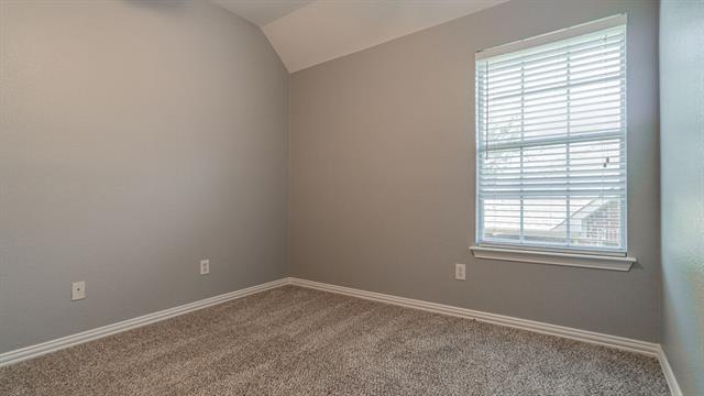 Building Photo - 4008 Kenwood Dr