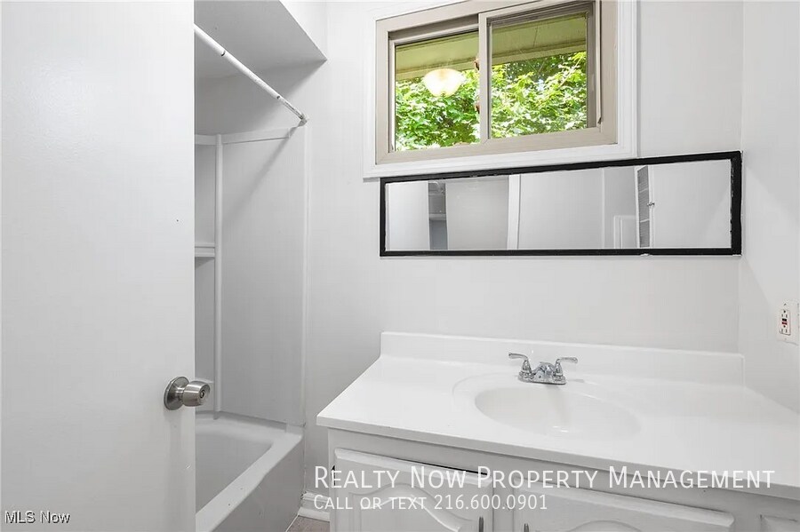 Building Photo - 15334 Triskett Rd