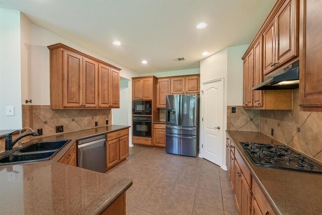 Building Photo - 1548 Homewood Cir