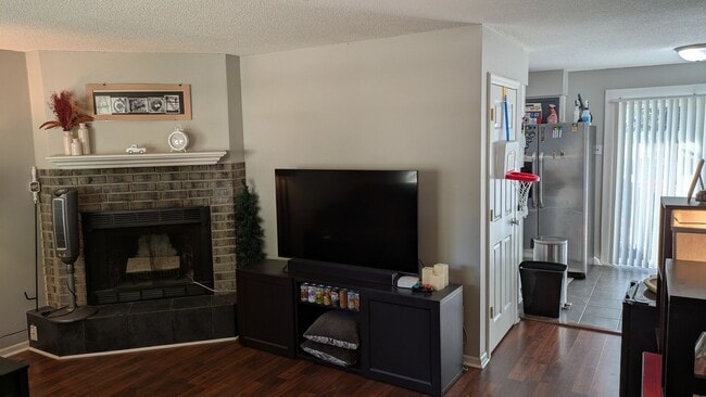 Building Photo - NW Rochester MN, 3bedroom 2bath 2+Car deta...