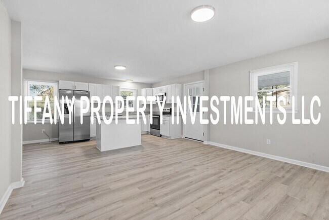 Building Photo - 714 Chal Dr