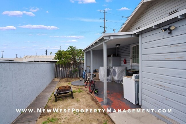 Building Photo - Charming Barrio Logan Studio - Available Now!