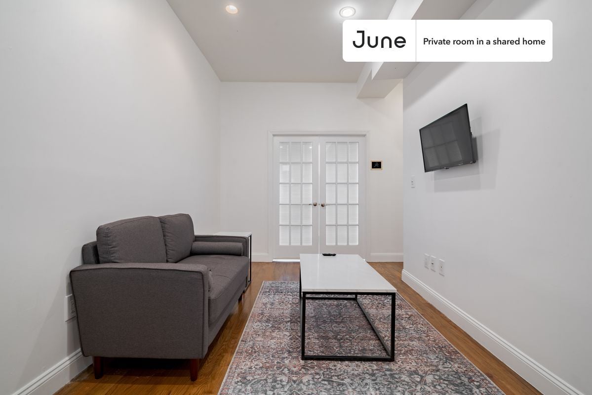 Building Photo - Room in Shared 4 bed/1 bath home in Crown Heights