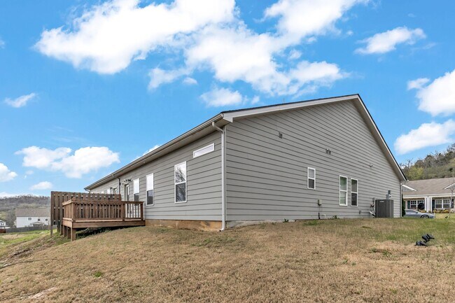 Building Photo - 942 Millstream Dr