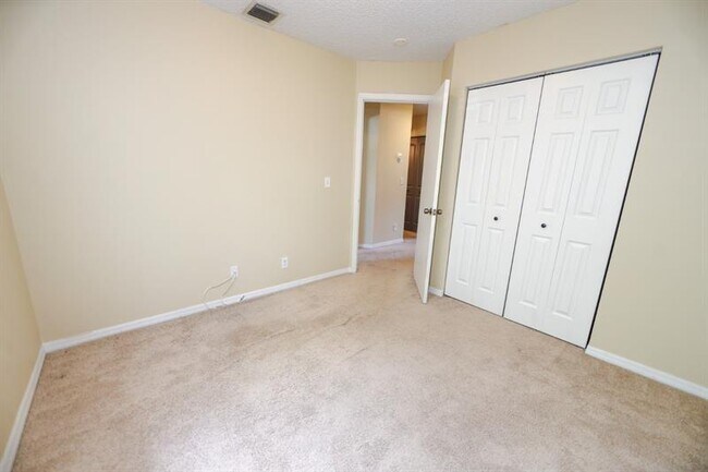 Building Photo - 6006 Plum Isle Way