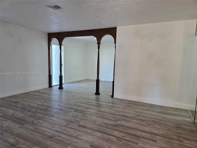 Building Photo - 1191 W 53rd Terrace