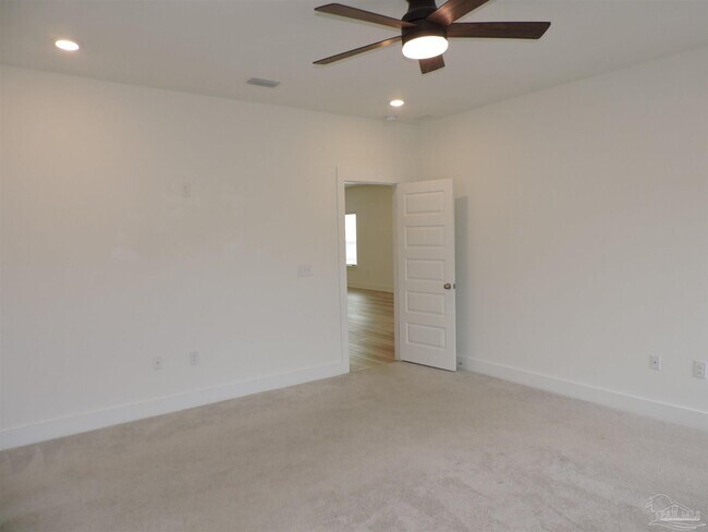 Building Photo - 6521 Paso Fino Dr