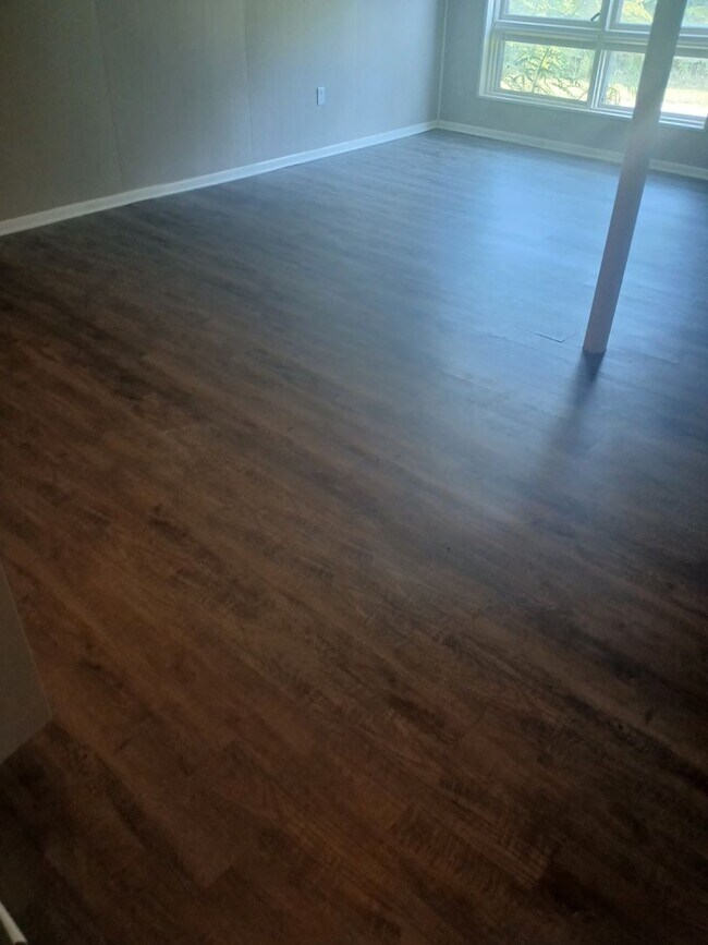 Building Photo - NO SECURITY DEPOSIT! Beautiful 3 Bedroom Home