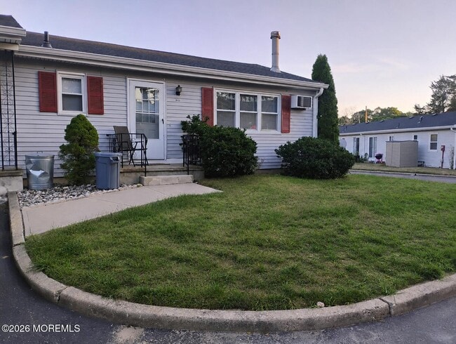 Building Photo - 14 Primrose Ln