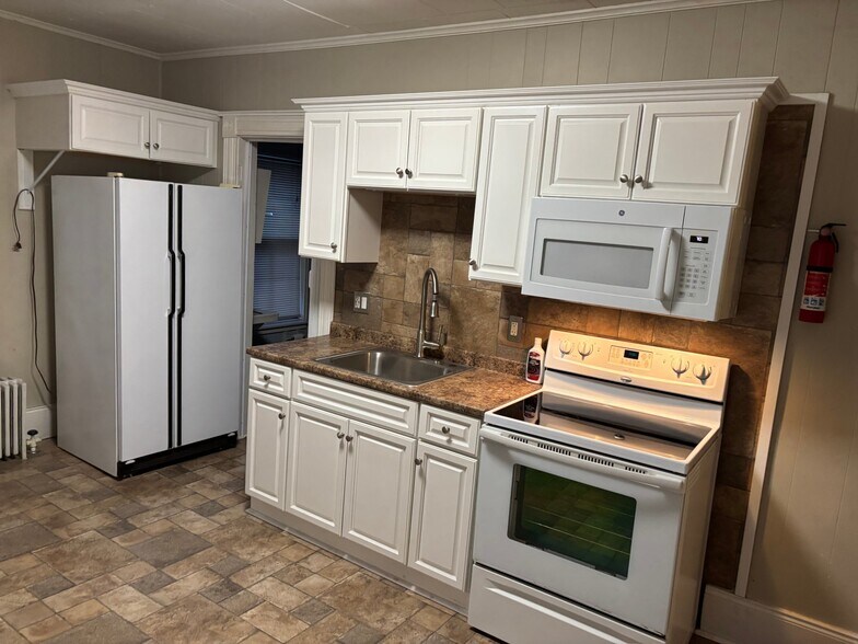 Building Photo - 355 NY-31