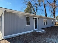 Building Photo - Country Living