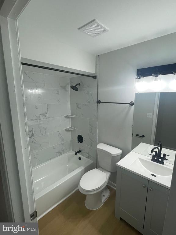 Building Photo - 8375 Montgomery Run Rd