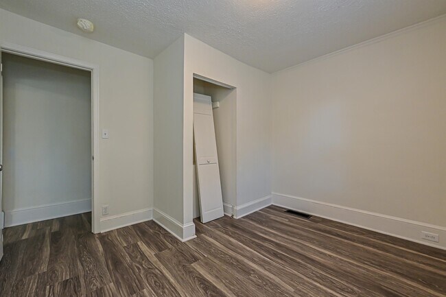 Building Photo - 1232 Effingham Rd