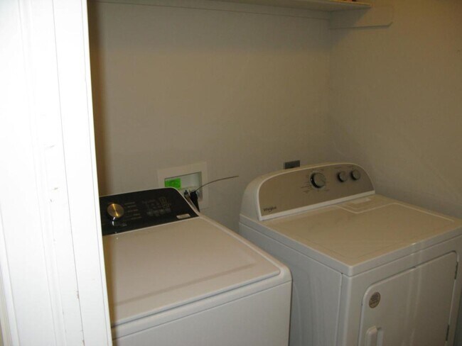 Building Photo - 3540 SE 96th St