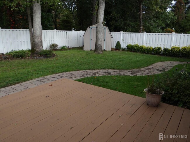 Building Photo - 514 Leawood Ave