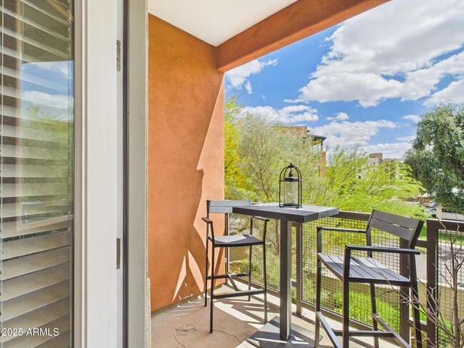 Building Photo - 4816 N Woodmere Fairway