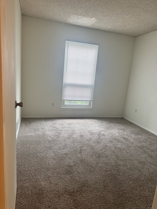 Building Photo - 31 Arapaho Pl