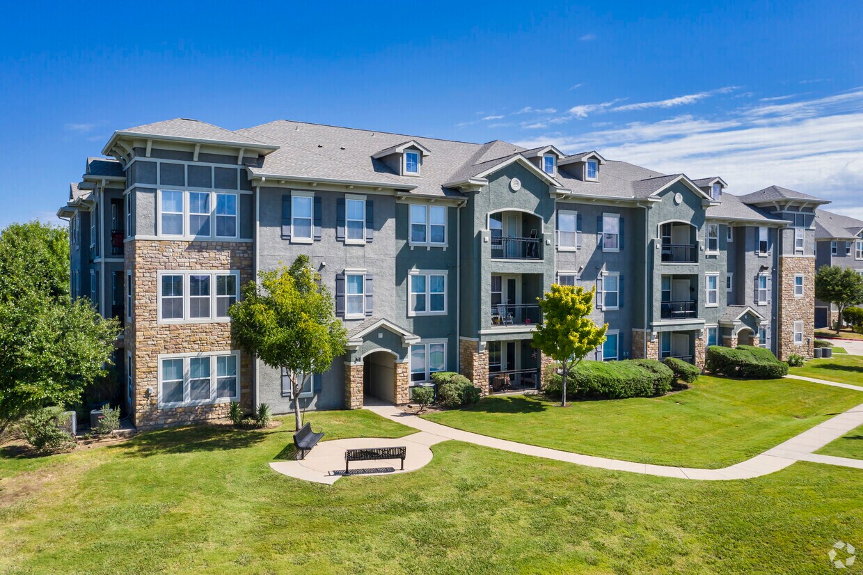 Cobb Hill Apartments Frisco