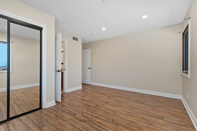 Building Photo - 148 W Marquita