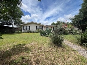 Building Photo - 11702 Oak Trail