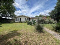 Building Photo - 11702 Oak Trail