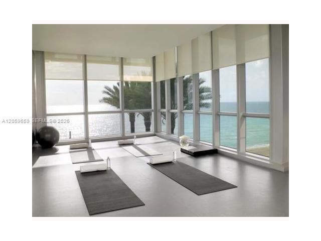 Building Photo - 17121 Collins Ave