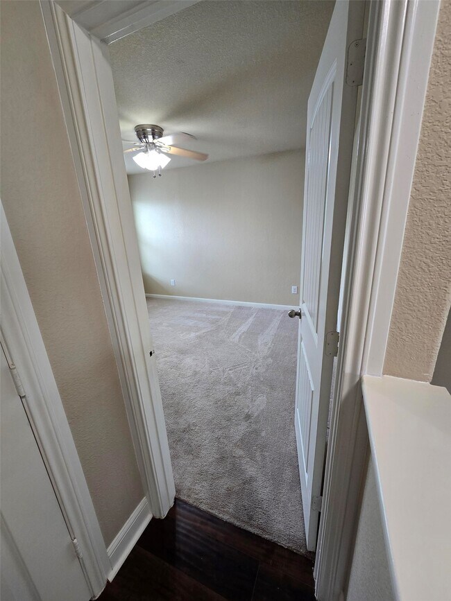 Building Photo - 6119 Grassy Haven Ln