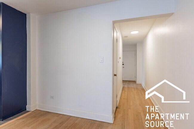 Building Photo - 4818 N St Louis Ave