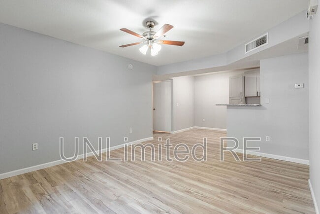 Building Photo - 1385 W University Ave