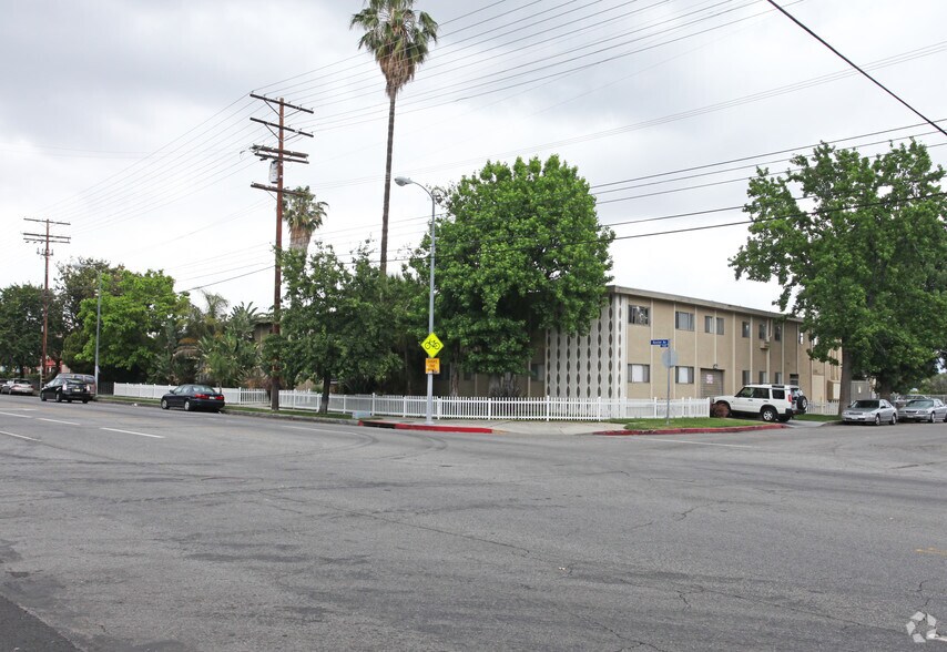 Primary Photo - The Cloister Apartments