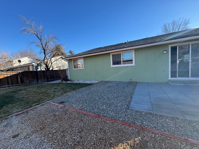Building Photo - 3 Bed, 2 Bath Home Available NOW in Southeast Reno!