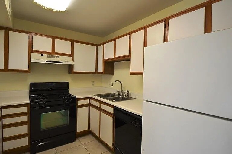Building Photo - 15300 SW 106th Ter