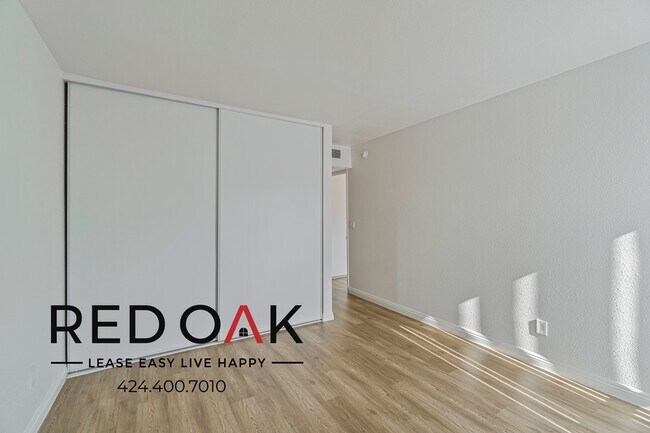 Building Photo - 17830 1/3 Sherman Way -348