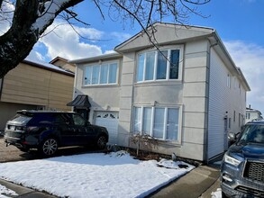 Building Photo - 42 Gadsen Pl