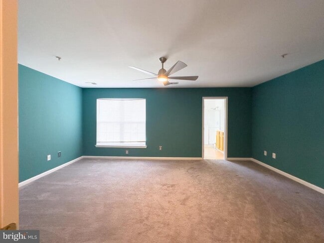 Building Photo - 46055 Gooseneck Dr