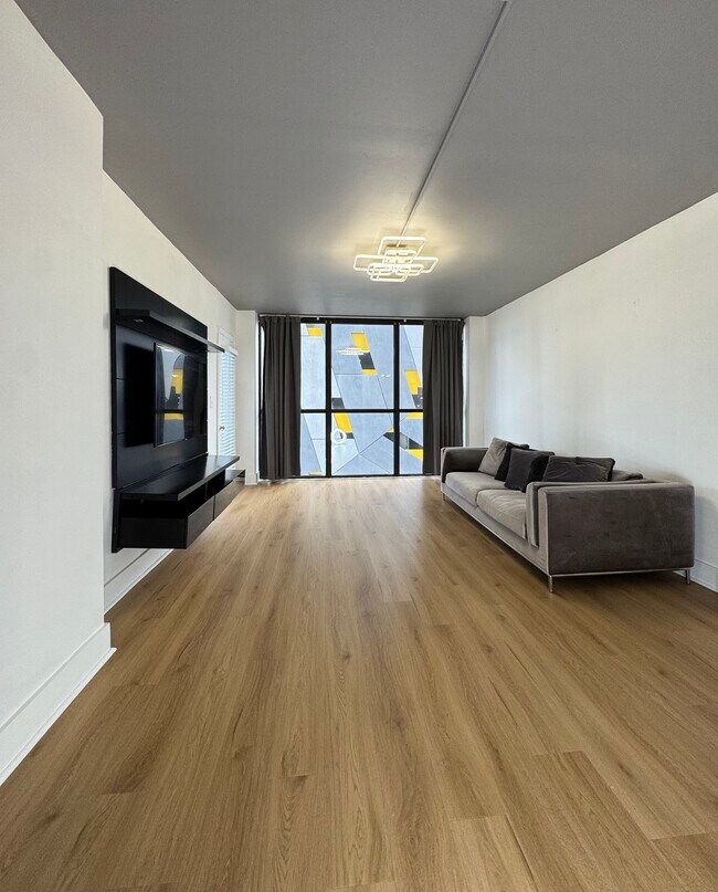 Primary Photo - 1280 W Peachtree St NW