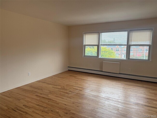 Building Photo - 61-26-61164 164th St