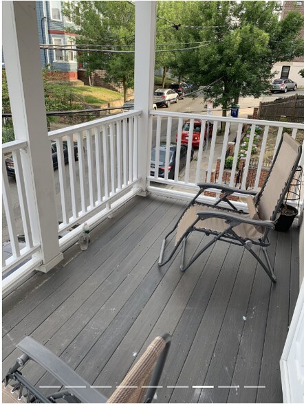 Building Photo - 18 Bond St