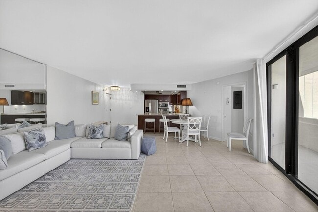 Building Photo - 2800 N Ocean Dr