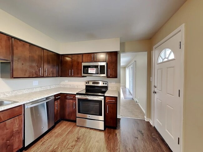 Building Photo - 544 Germaine Ln