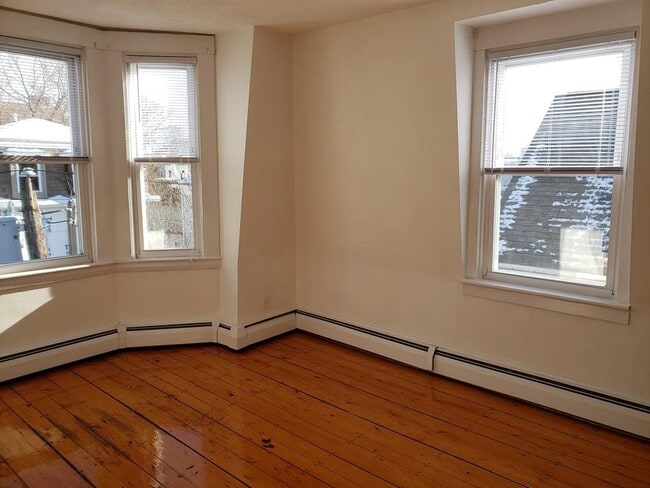 Building Photo - 34 Springfield St