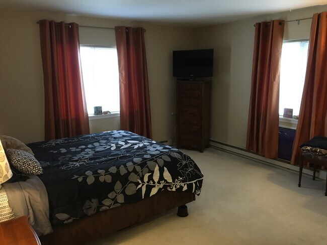 Building Photo - 12000 W Bluemound Rd