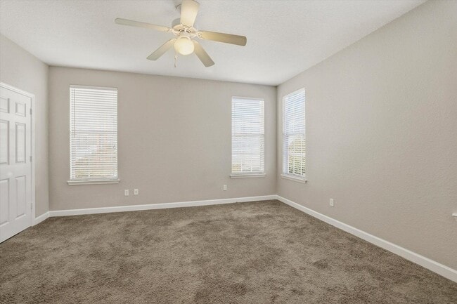 Building Photo - 3316 Calumet Dr