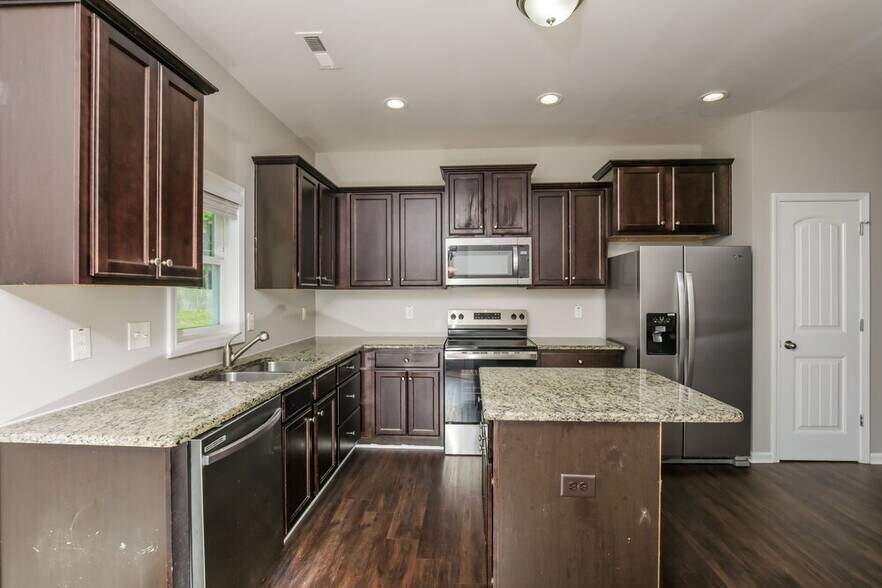 Building Photo - 377 Crawford Pkwy