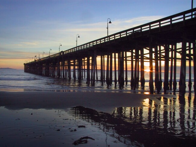 Building Photo - 4874 Thille St