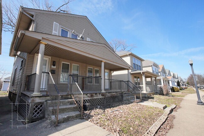 Building Photo - 1257 N 6th St