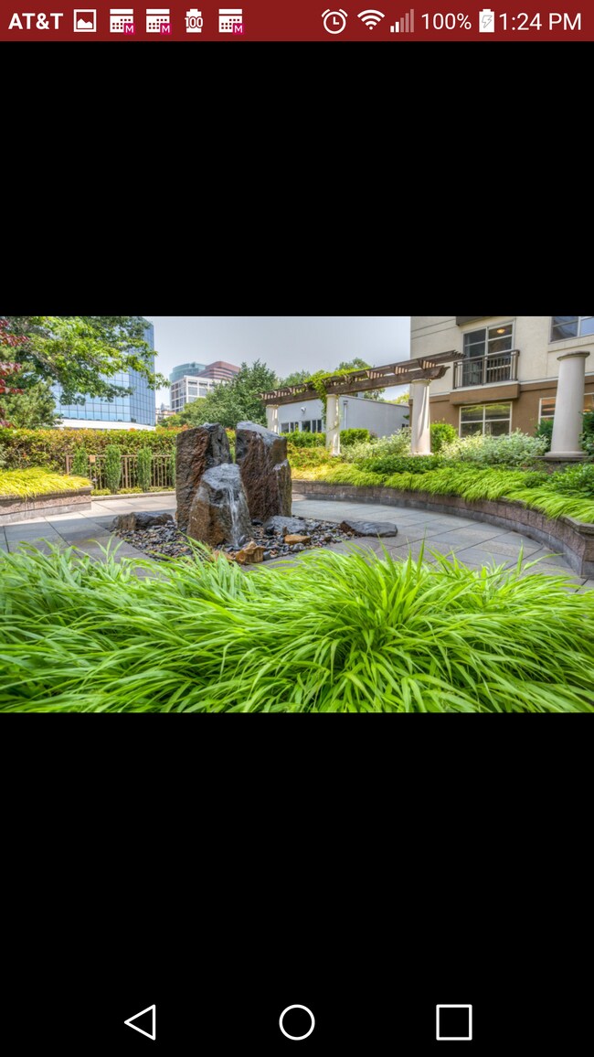 Building Photo - 118 107th Ave NE